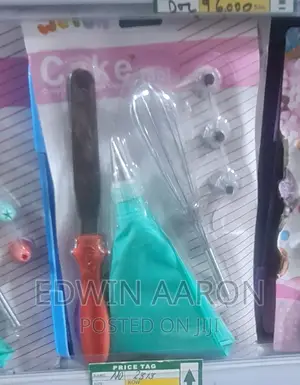 Cake Decorating Set With Spatula