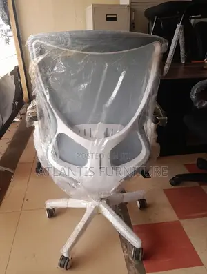 A Simple Office Chair With Movable Arms