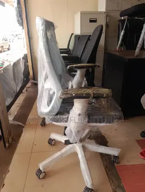 A Simple Office Chair With Movable Arms