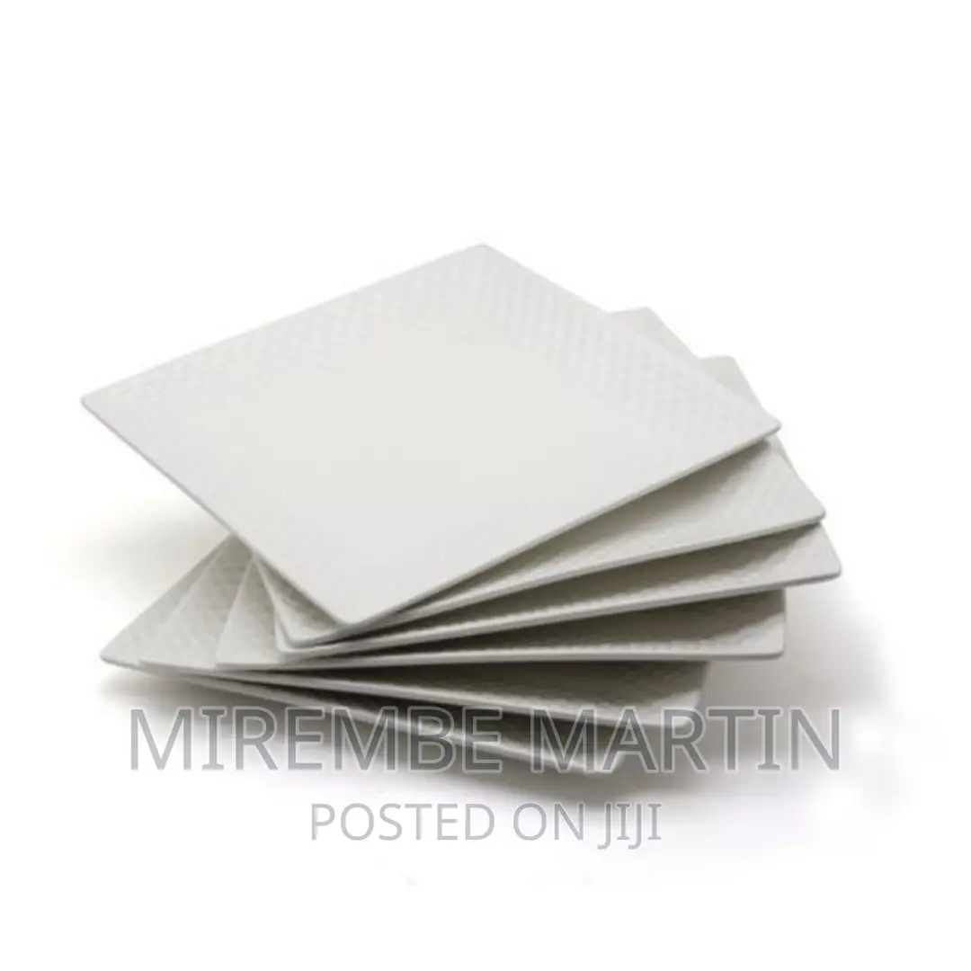 6 Pieces of Square Checked Plates -White