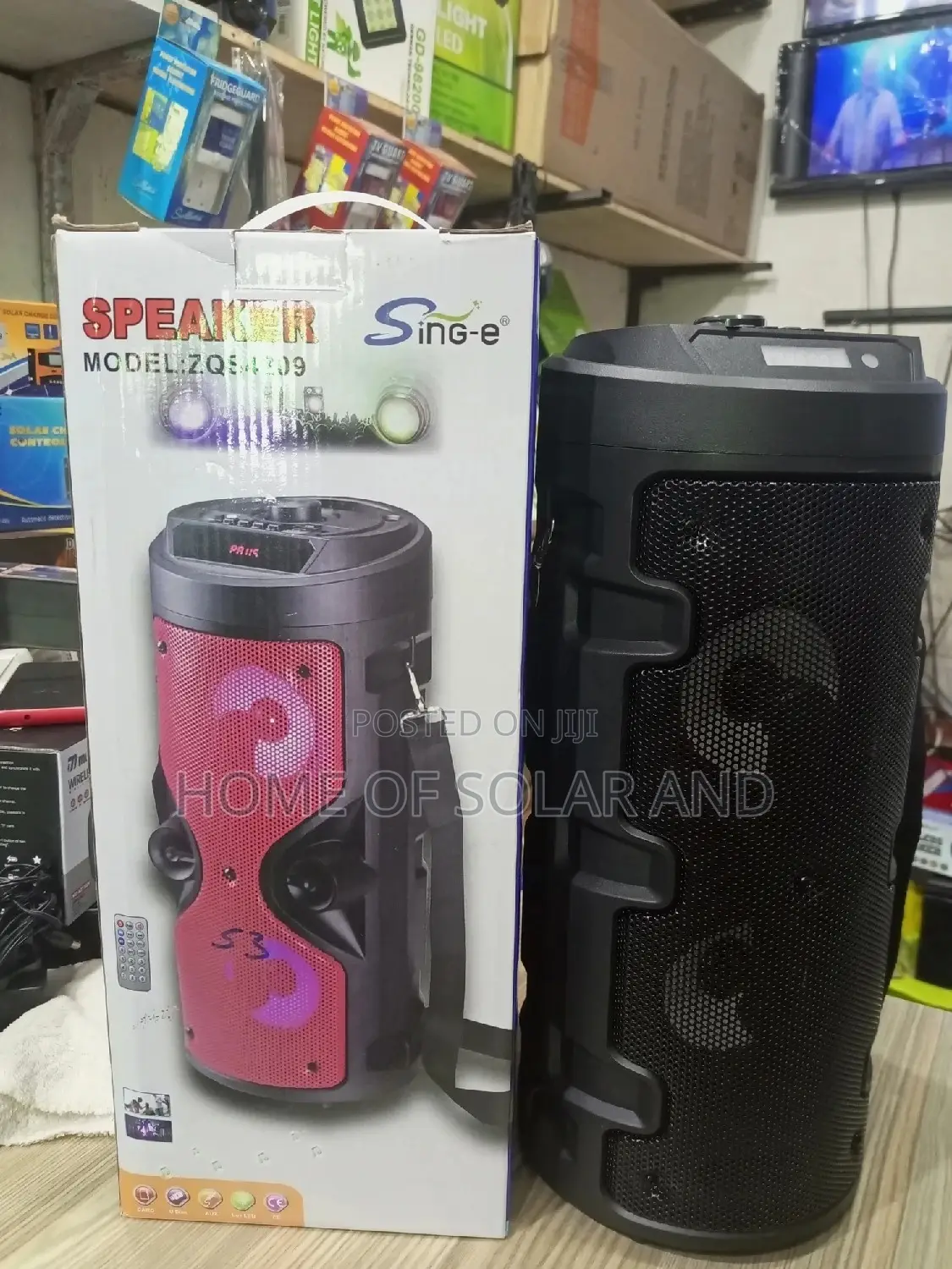 SING E Rechargeable Speaker With a Microphone