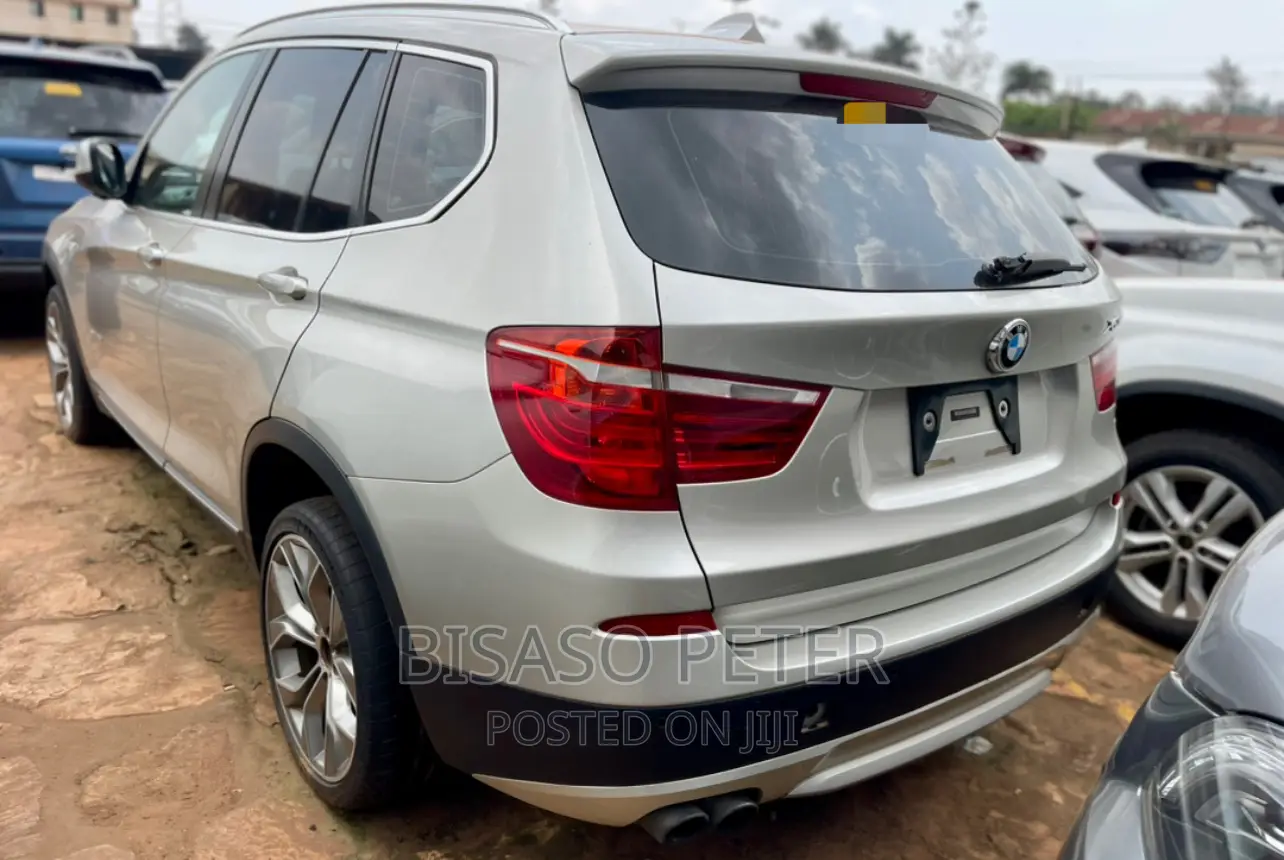 BMW X3 xDrive28i 2011 Gold