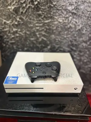 Xbox One S With One Controller ##4