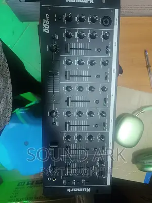 Numark DJ Mixer