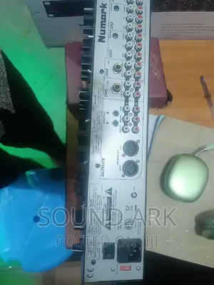 Numark DJ Mixer