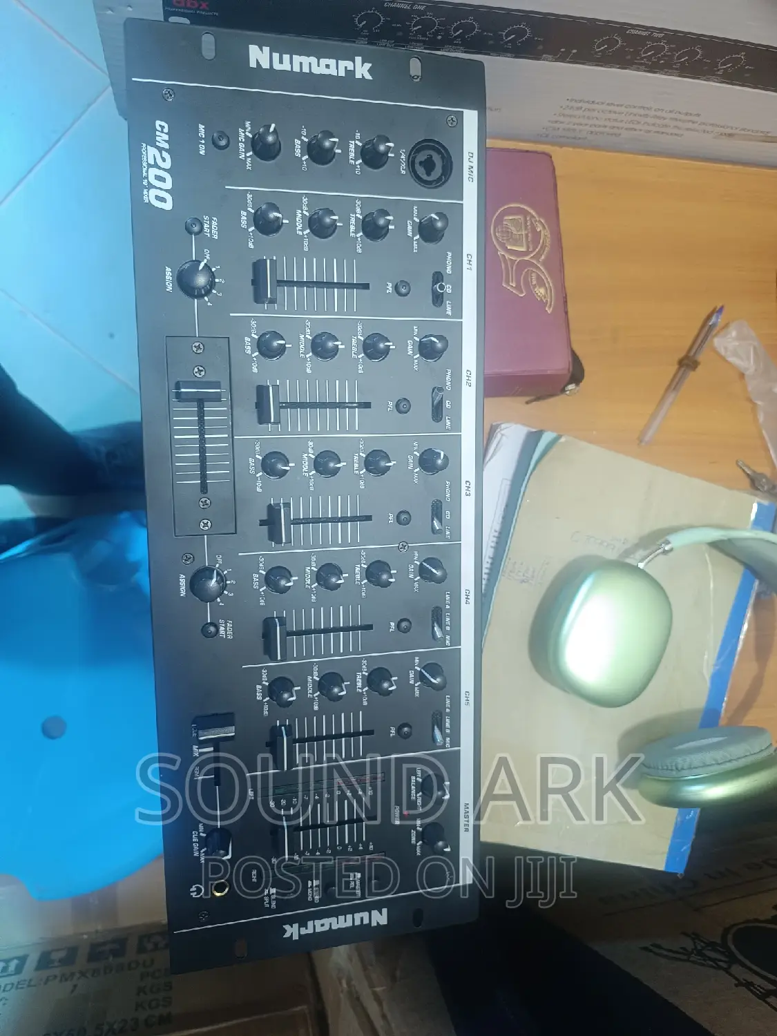 Numark DJ Mixer