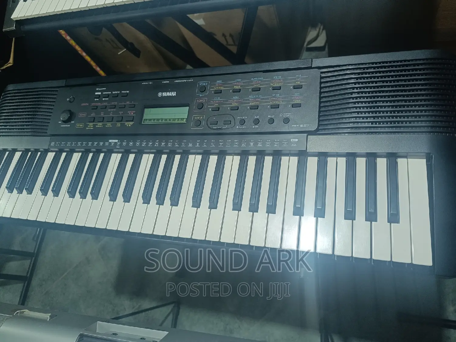 Keyboard PSR E 283