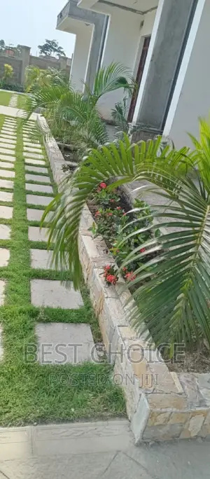 Compound Designing With Exquisite Plants Arrangement.