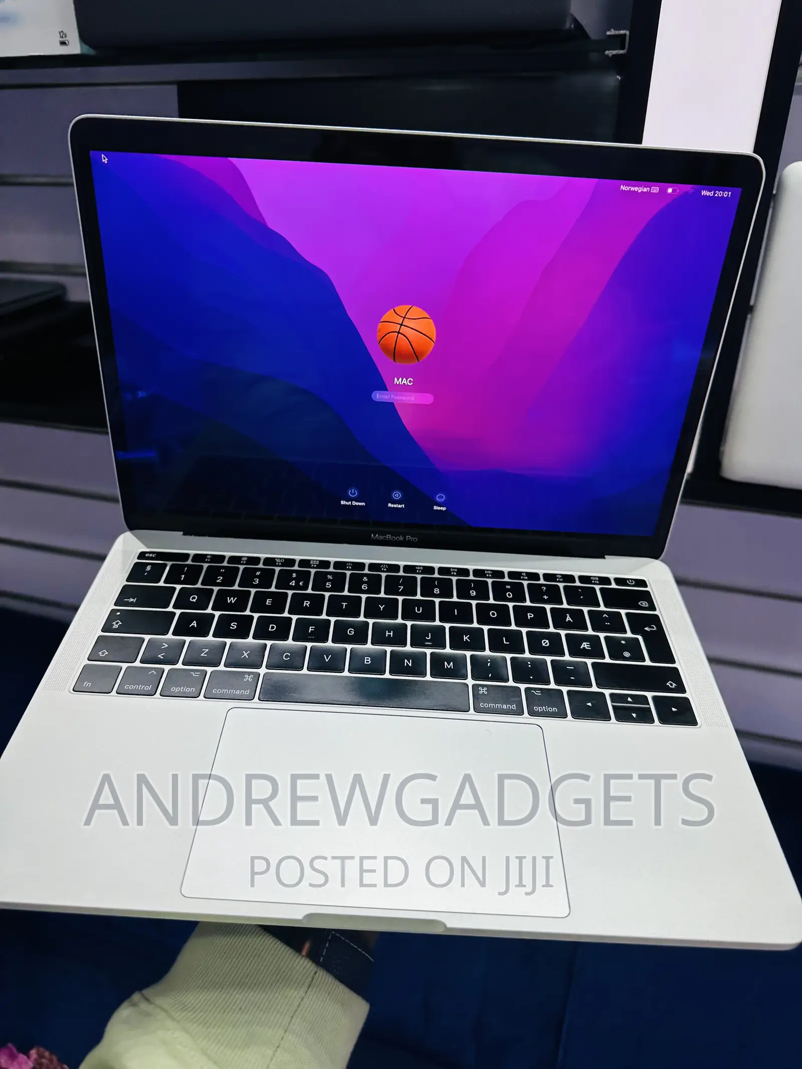 Laptop Apple MacBook Pro 2017 8GB Intel Core i5 SSD 256GB