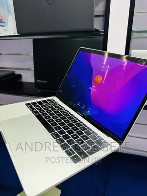 Laptop Apple MacBook Pro 2017 8GB Intel Core i5 SSD 256GB