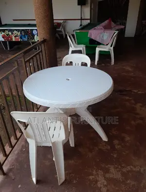 Big Plastic Table With Centre Hole for Umbrella