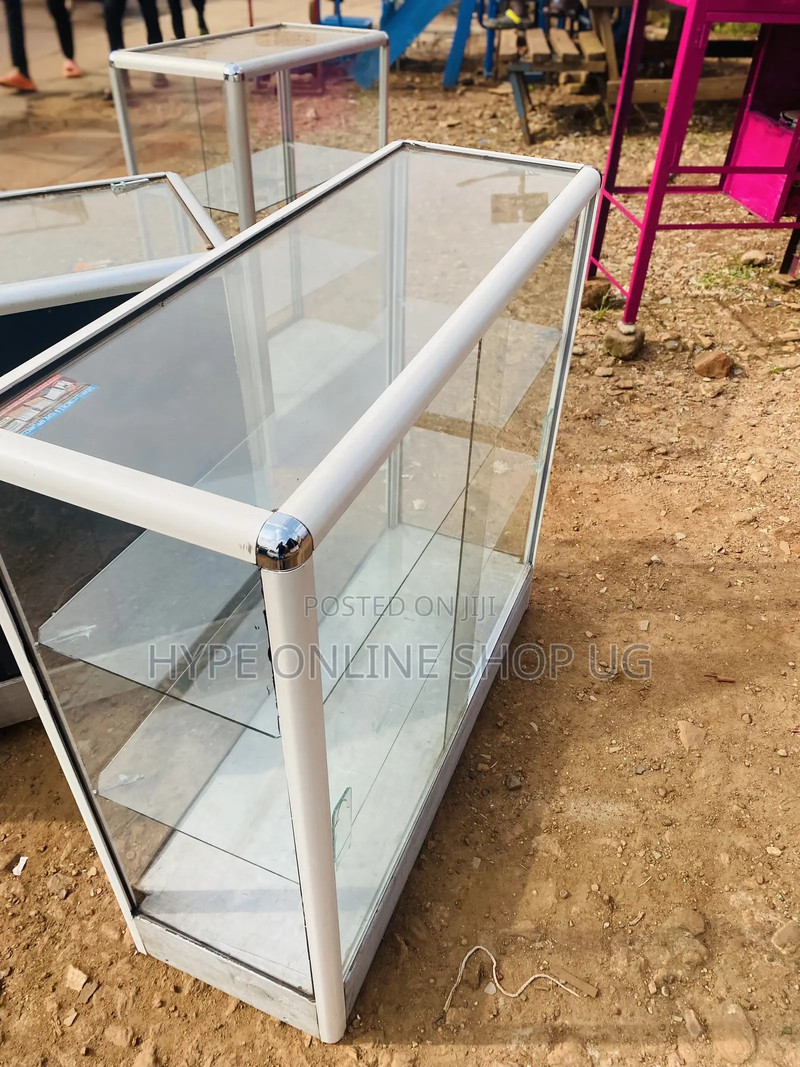 Good Showcases of 3ft Displays