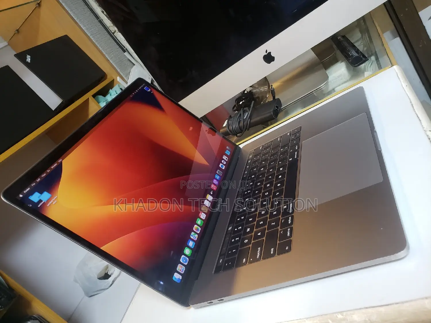Laptop Apple MacBook Pro 2017 16GB Intel Core I7 SSD 500GB