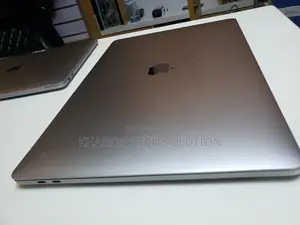 Laptop Apple MacBook Pro 2017 8GB Intel Core I5 SSD 256GB