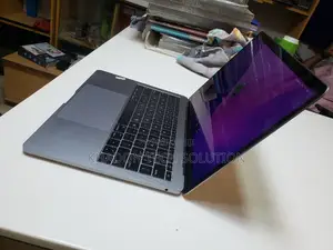 Laptop Apple MacBook Pro 2017 8GB Intel Core I5 SSD 256GB