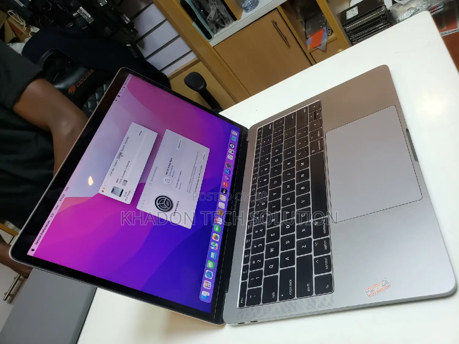 Laptop Apple MacBook Pro 2017 8GB Intel Core I5 SSD 256GB