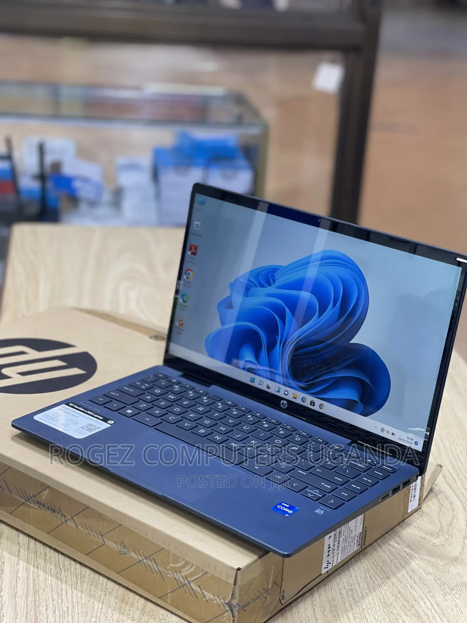 New Laptop HP Pavilion 13 X360 8GB Intel Core I7 SSD 512GB