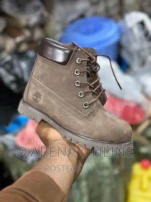 NEW 7M Premium Waterproof Boots W/Satin Collar