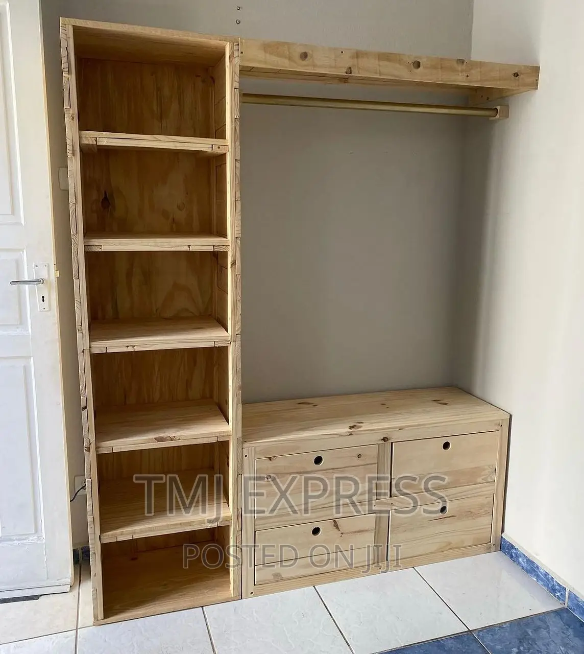 Wooden Pallets Closset