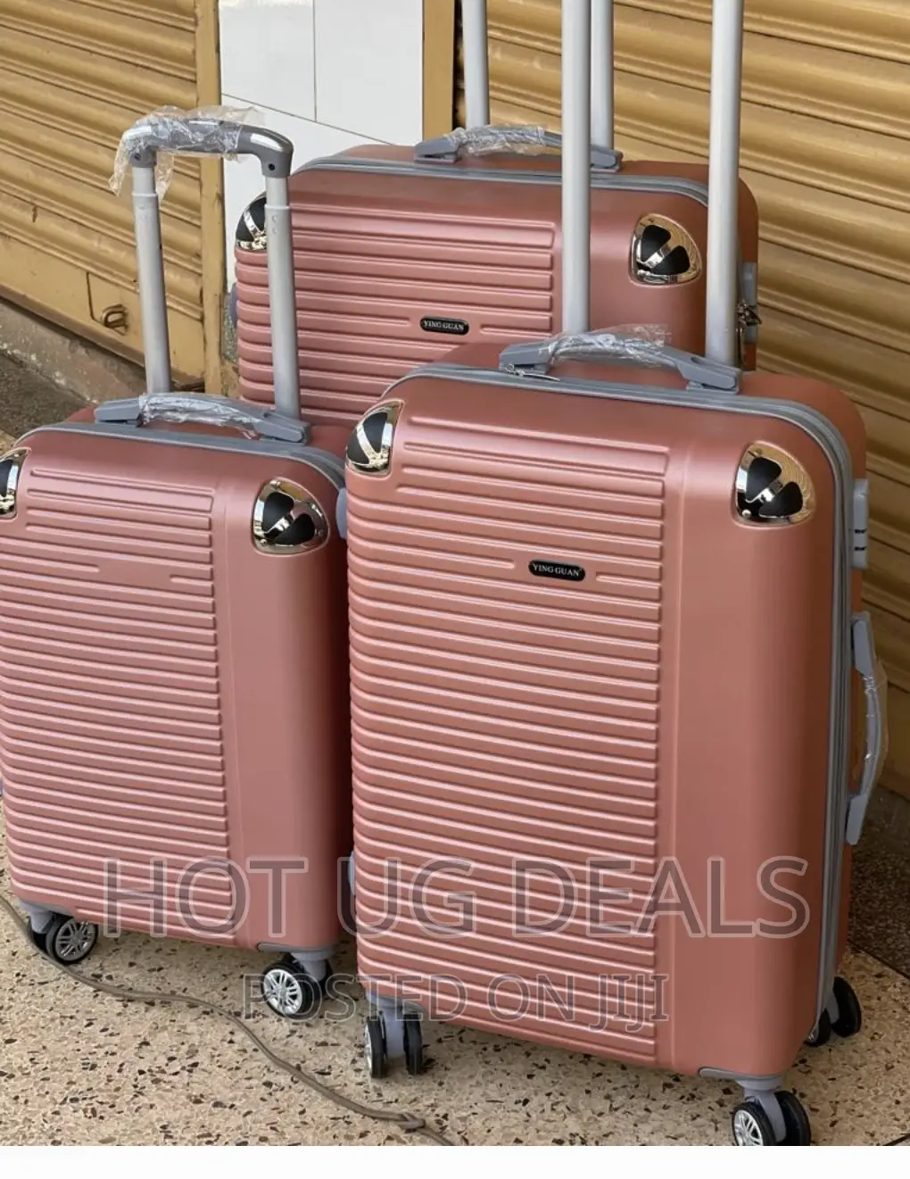 3ps Plastic 4 Wheel Travel Suitcase- Multicolor