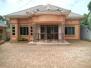 3bdrm Bungalow in Kitende Ntebe Rd, Division A for sale