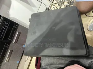 Ps4 Slim With 2 Games