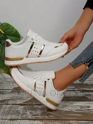 Women's Sports Shoes