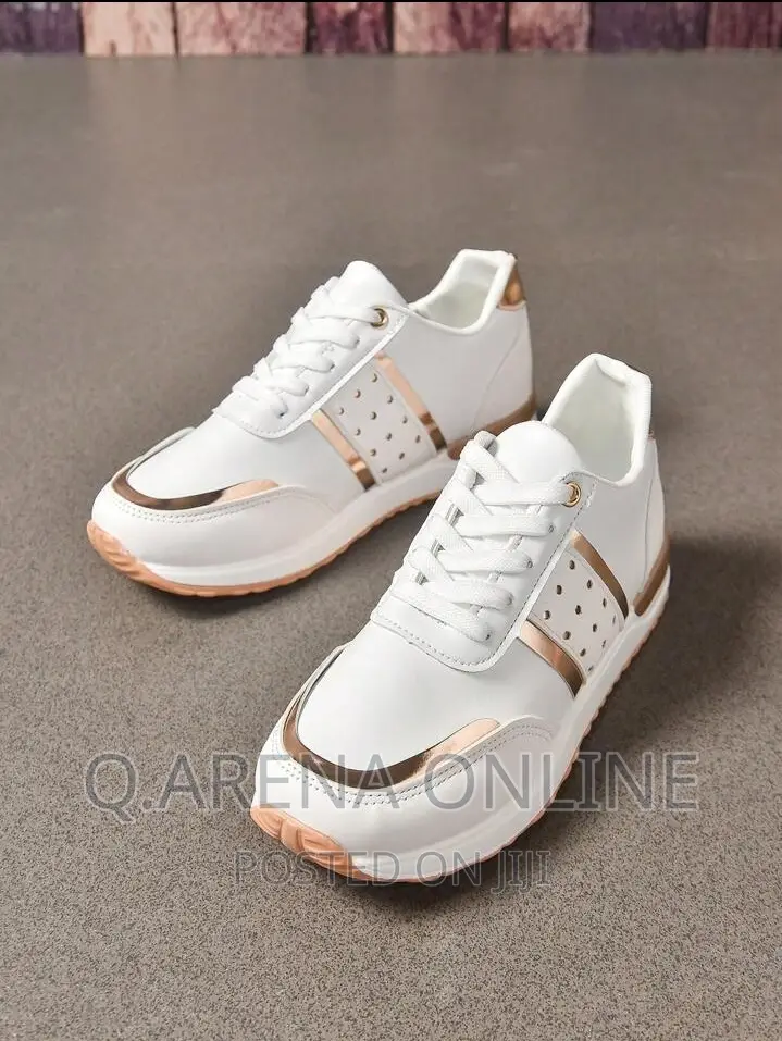 Women's Sports Shoes