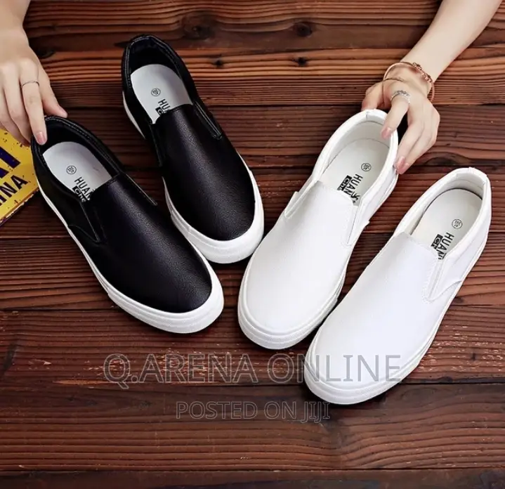 Minimalist Slip on Skate Shoes