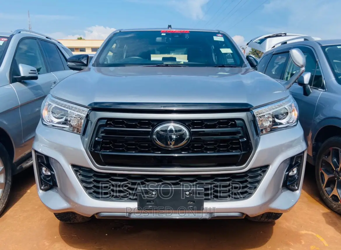 Toyota Hilux 2019 Silver