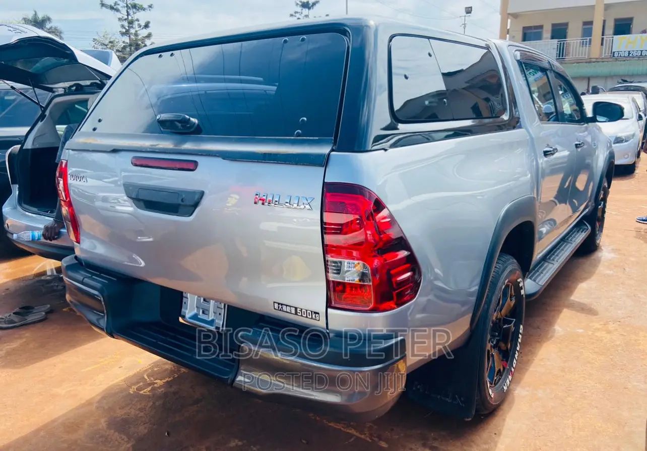 Toyota Hilux 2019 Silver