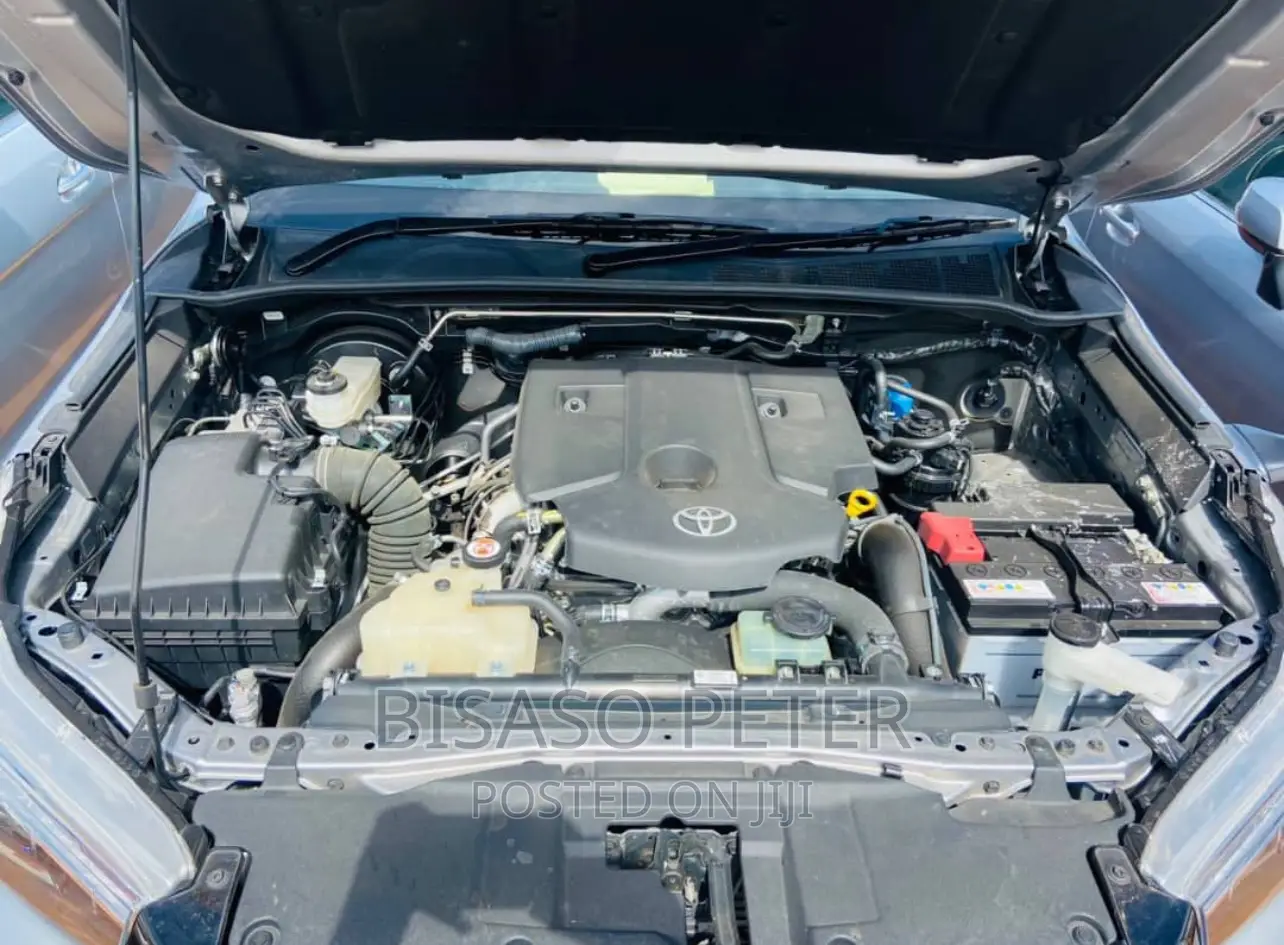 Toyota Hilux 2019 Silver