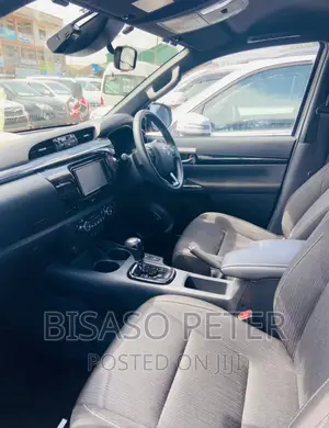 Toyota Hilux 2019 Silver