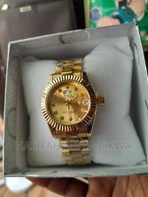 Golden Rolex Ladies Watch With a Gift Box