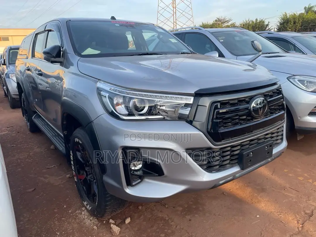 Toyota Hilux 2019 Silver