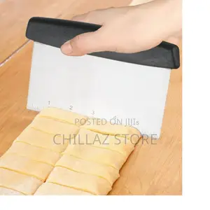 Multipurpose Cake Pizza Scraper Cutter.