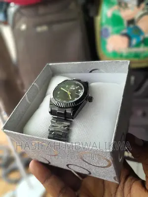 Black Rolex Ladies Watch With a Gift Box