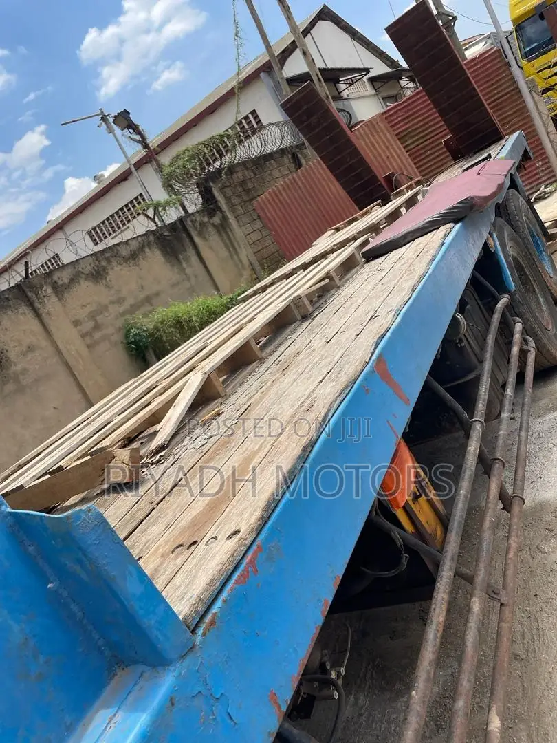 Isuzu Low Bed