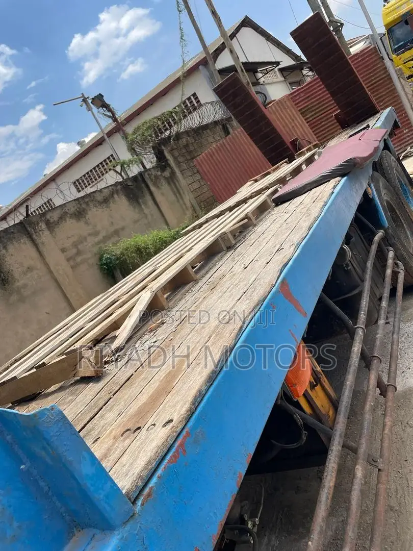Isuzu Low Bed