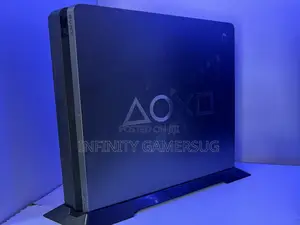 PS4 Slim Sony Chipped