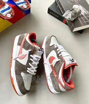 Original Nike SB Dunk Low X Crushed Scate Shop Sneaker