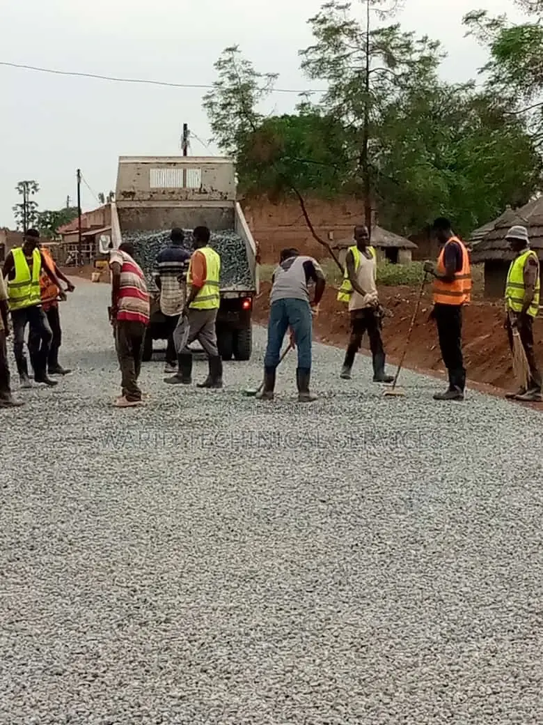Low Cost Seal Road Construction for Low Volume Roads,