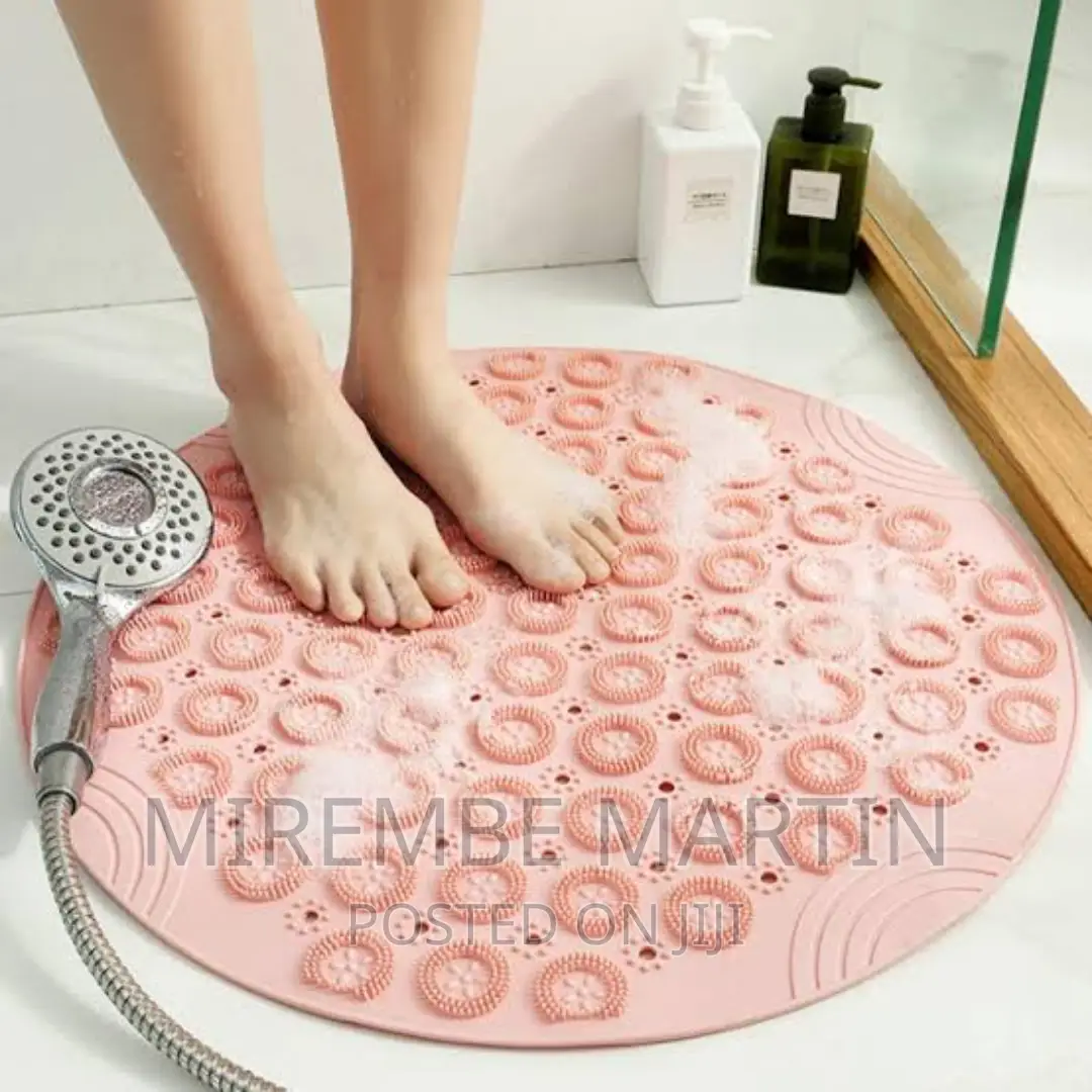 Anti- Slip Bathroom Mat With Suction Caps- Multicolor
