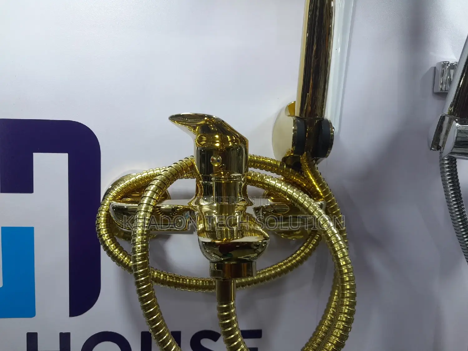Gold Bannual Bath Mixer