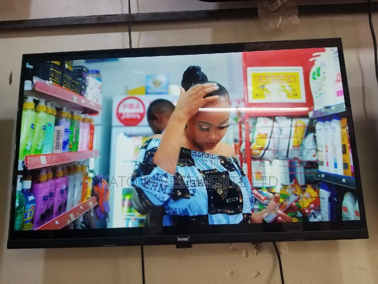 Smartec 32 Inches Frameless Tv Digital