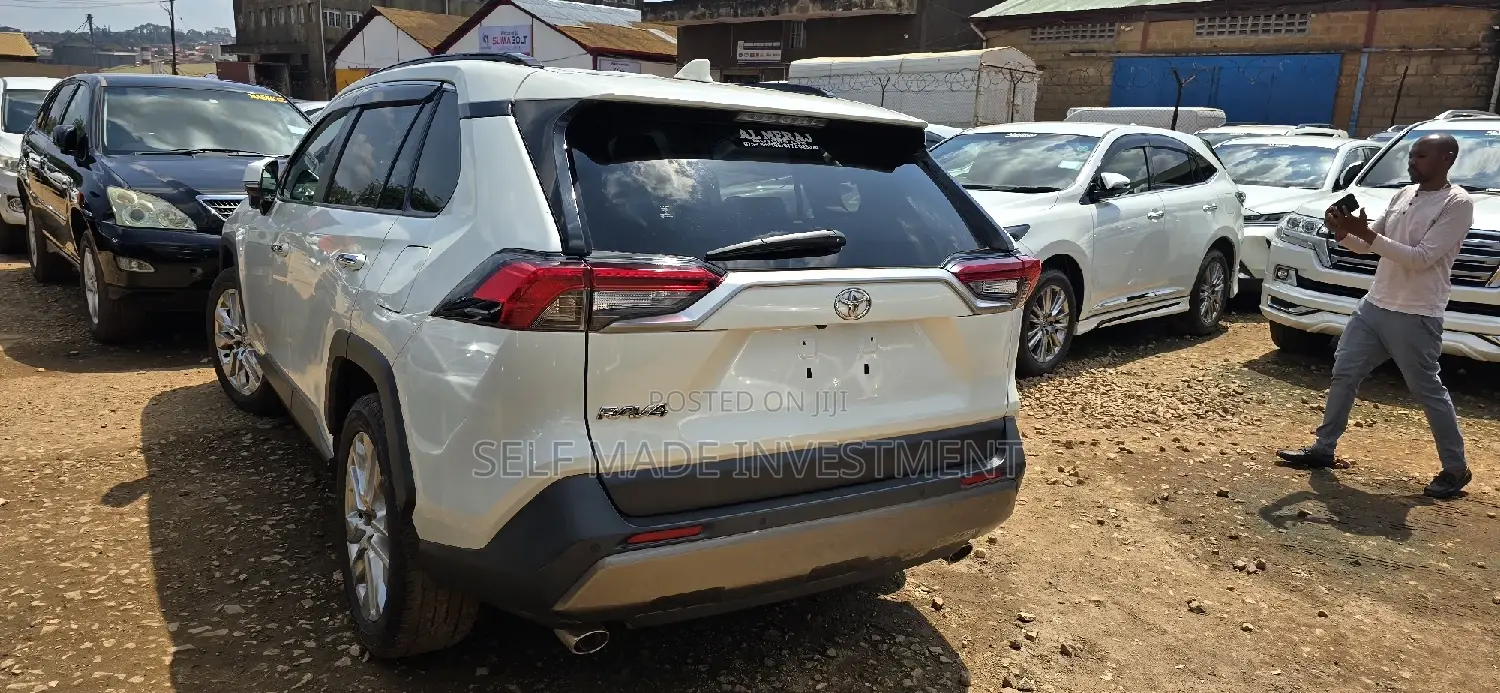 Toyota RAV4 2018 White