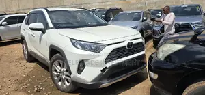Toyota RAV4 2018 White