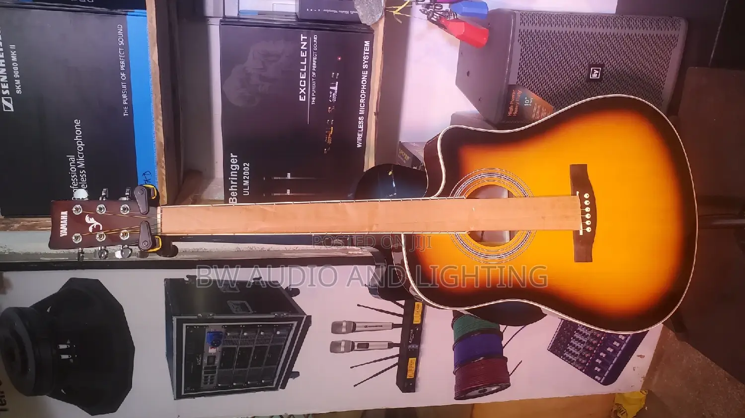 Yamaha ACOUSTIC Guitar