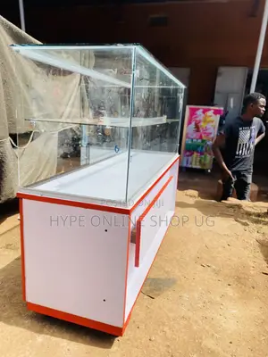 Kings Size Show Case