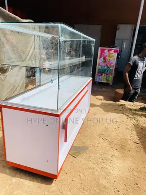 Kings Size Show Case